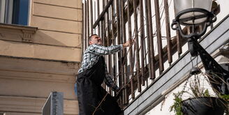 Rez izvaja Zvonko Škrget