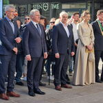 Častni gostje reza Trstenjakove trte. Od desne proti levi, Matjaž Kiler, Sanja Ferjančič, Branko Slavinec, Marko Lotrič in Dušan Gerlovič